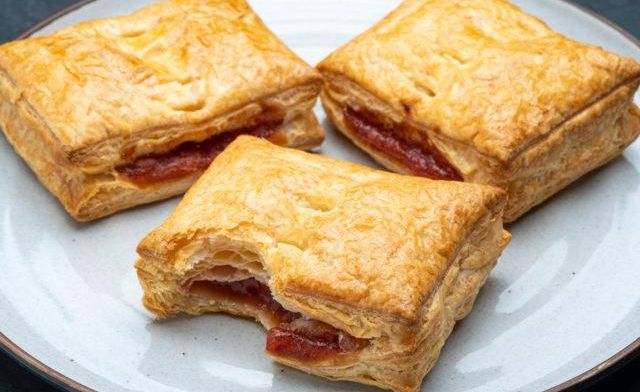 Guava Strudel (Pastel de Guayaba)