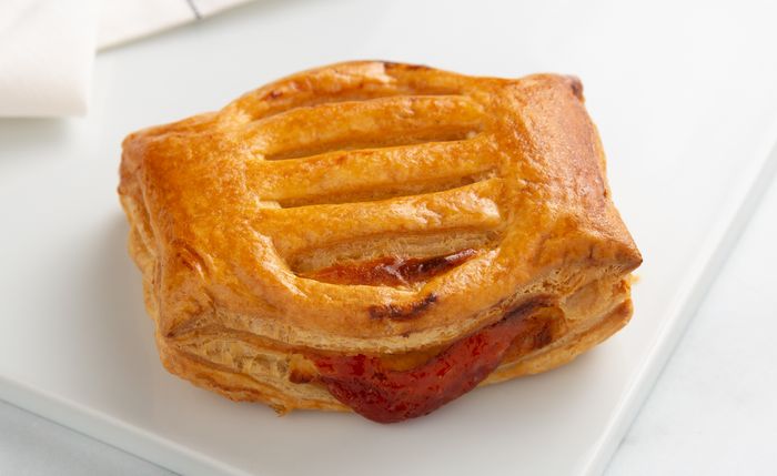 Refugiado® (Guava and Cheese Strudel)