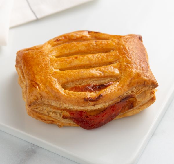 Refugiado® (Guava and Cheese Strudel)